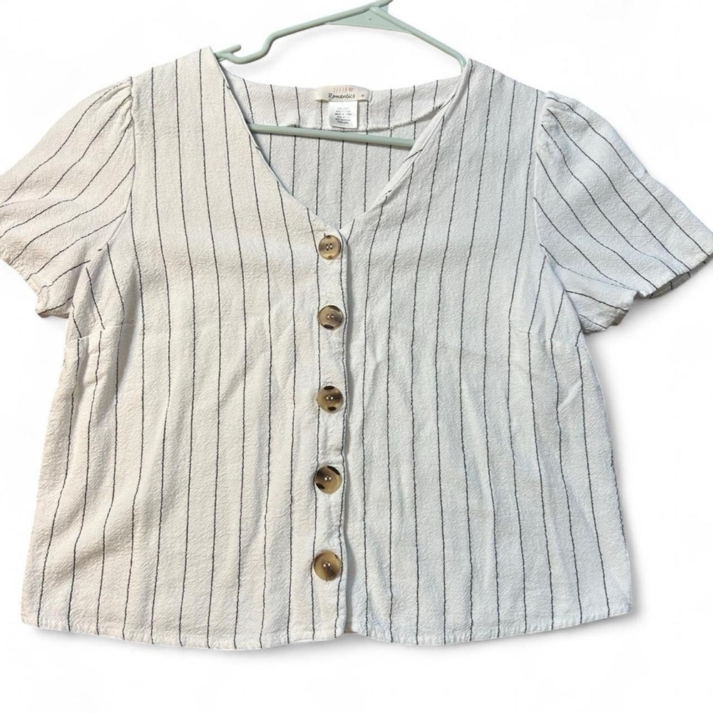 Urban Romantics Linen Blend Crop Button-Up (Size M)